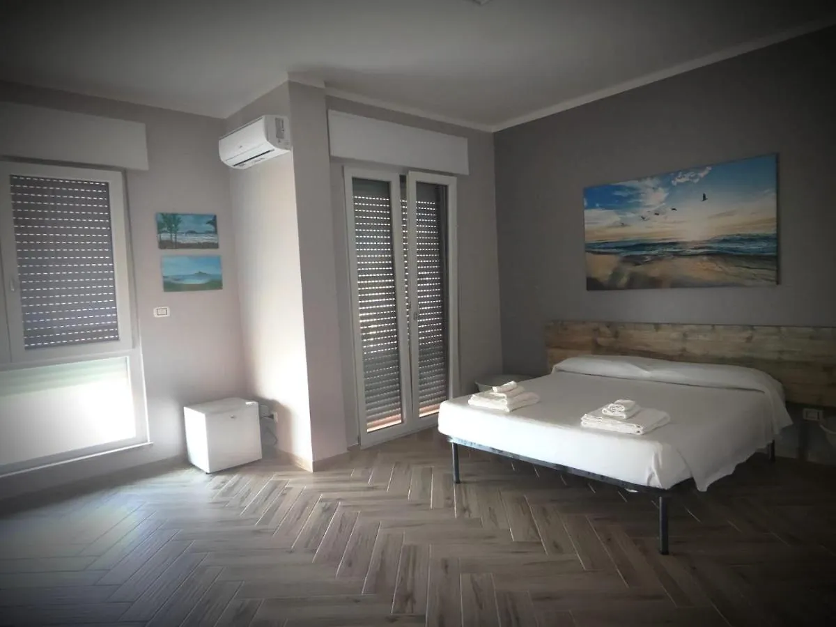 Guest house The House Of The Waves Hotel Brindisi